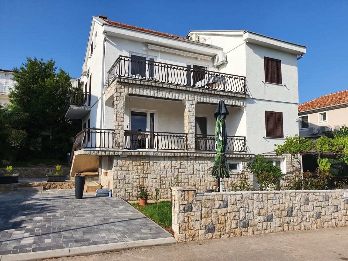 Vila Beleca Krk - Apartments Rest & Sea Кърк Екстериор снимка