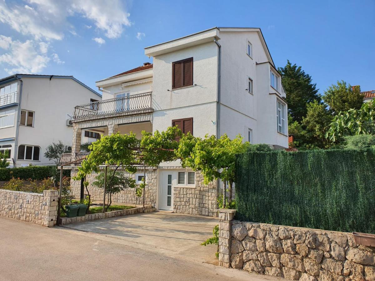 Vila Beleca Krk - Apartments Rest & Sea Кърк Екстериор снимка